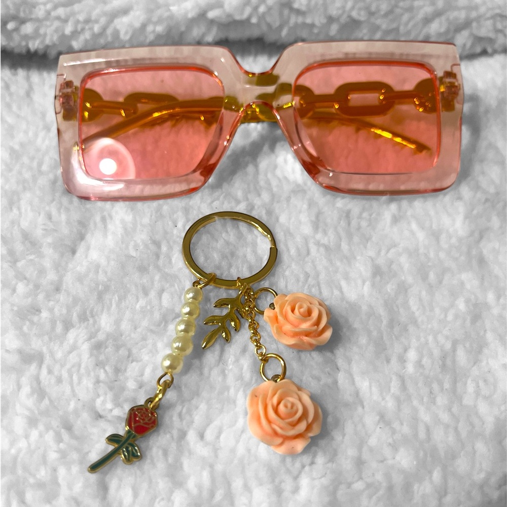 Pink oversized glasses and pink roses key chain